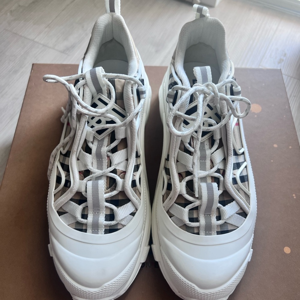 Burberry Archive Check Arthur Sneakers - Picture 2 of 7